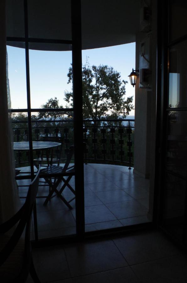 Beautiful 1St-Line Seaview Private Appartement In The Cliff Resort 오브조르 외부 사진