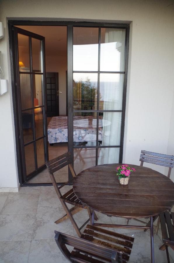 Beautiful 1St-Line Seaview Private Appartement In The Cliff Resort 오브조르 외부 사진